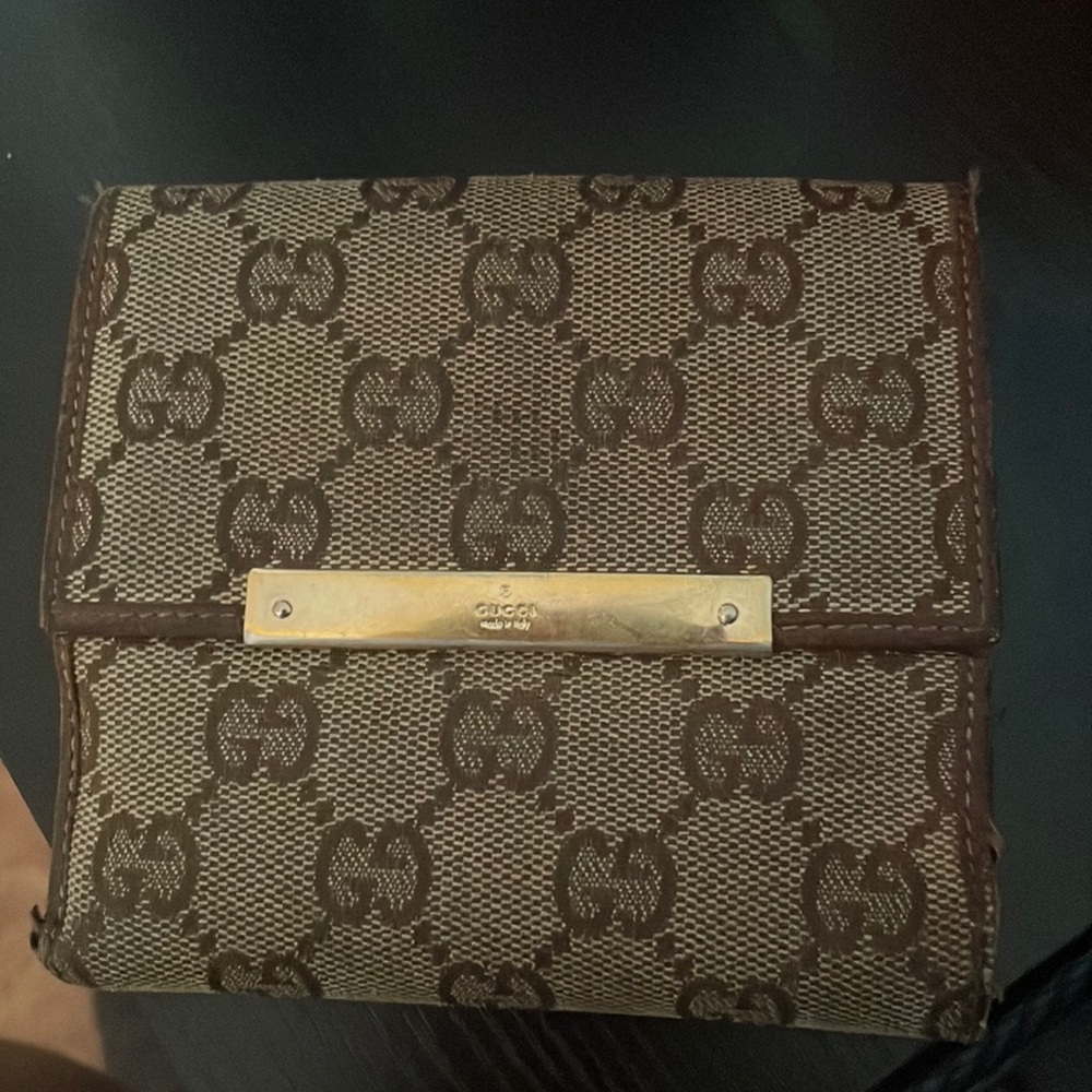 Send any offers! Authentic Gucci wallet